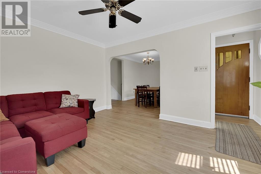 Photo 8 of 70 Concord Avenue Avenue, St Catharines ON