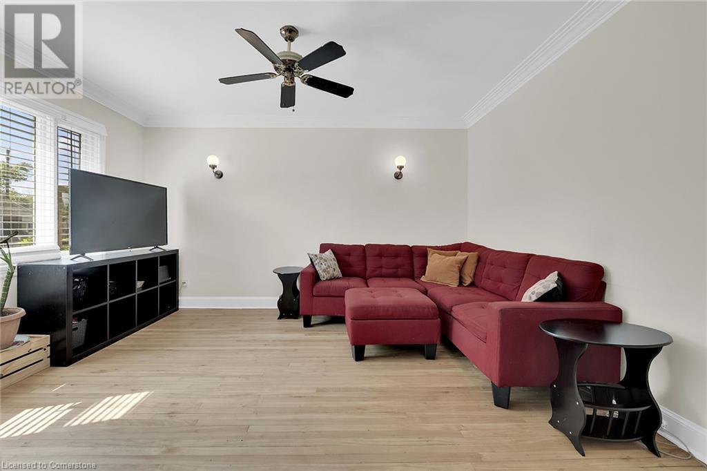 Photo 6 of 70 Concord Avenue Avenue, St Catharines ON
