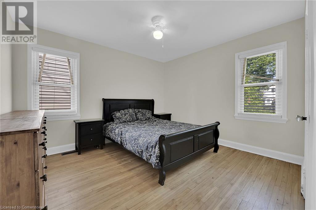 Photo 16 of 70 Concord Avenue Avenue, St Catharines ON