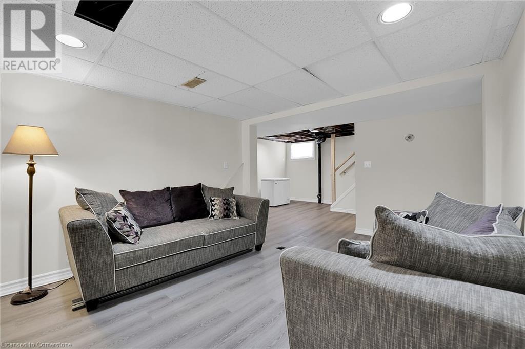 Photo 21 of 70 Concord Avenue Avenue, St Catharines ON