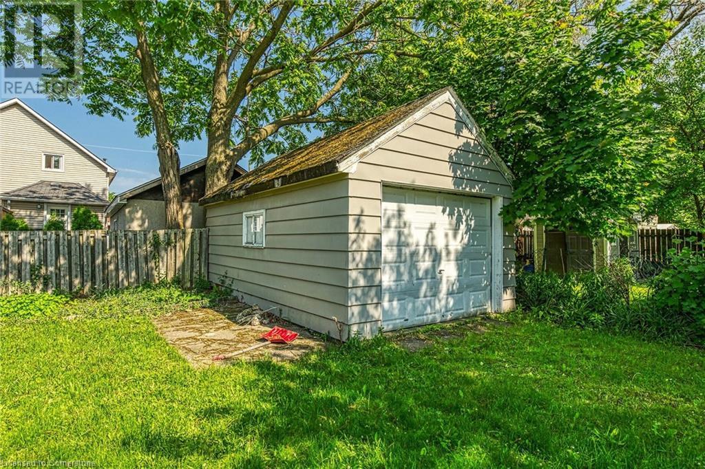 Photo 30 of 70 Concord Avenue Avenue, St Catharines ON