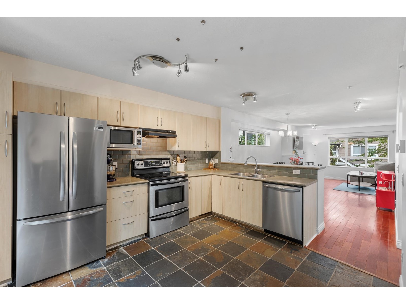 Photo 12 of 86 6747 203 Street, Langley BC