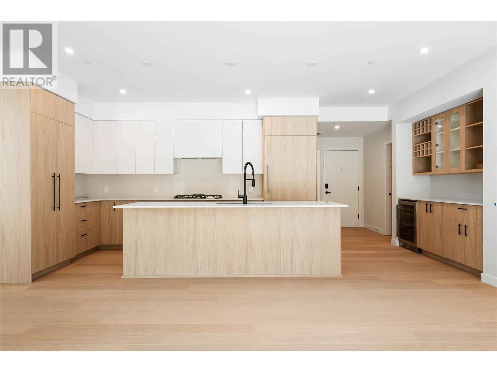 404 9652 Benchland Drive, Lake Country