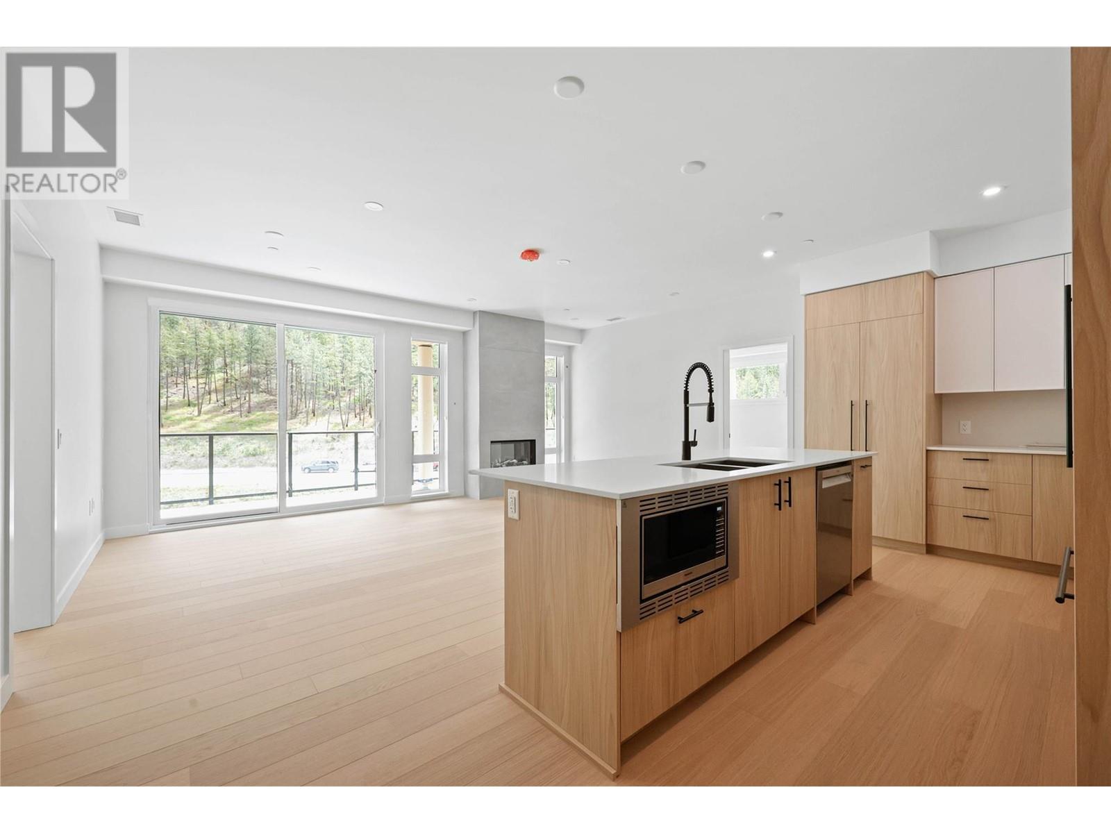 404 9652 Benchland Drive, Lake Country