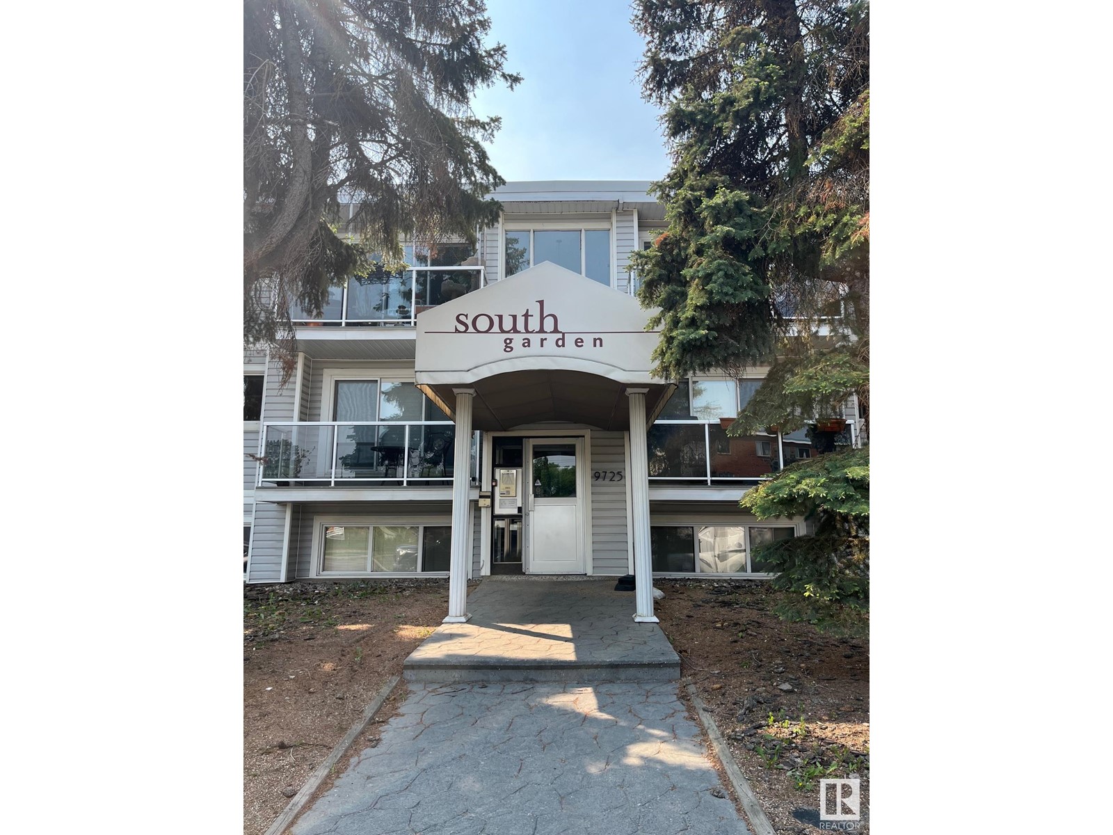 Photo 5 of 302 9725 82 Av Nw, Edmonton AB