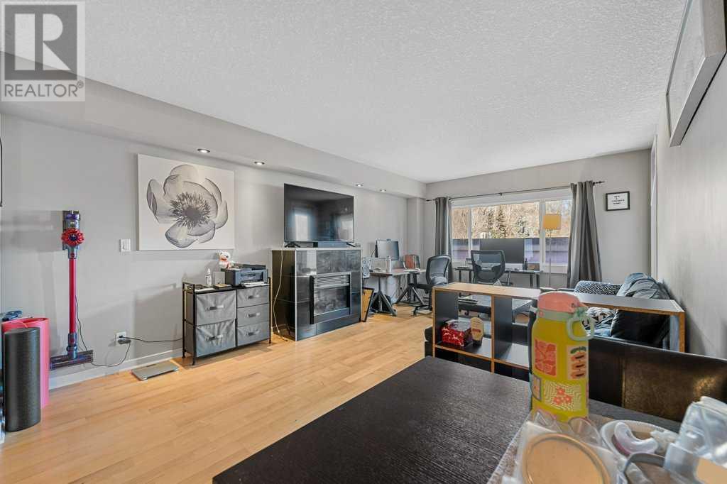 Single Family House for Sale in    Avenue NW Sunnyside Calgary 