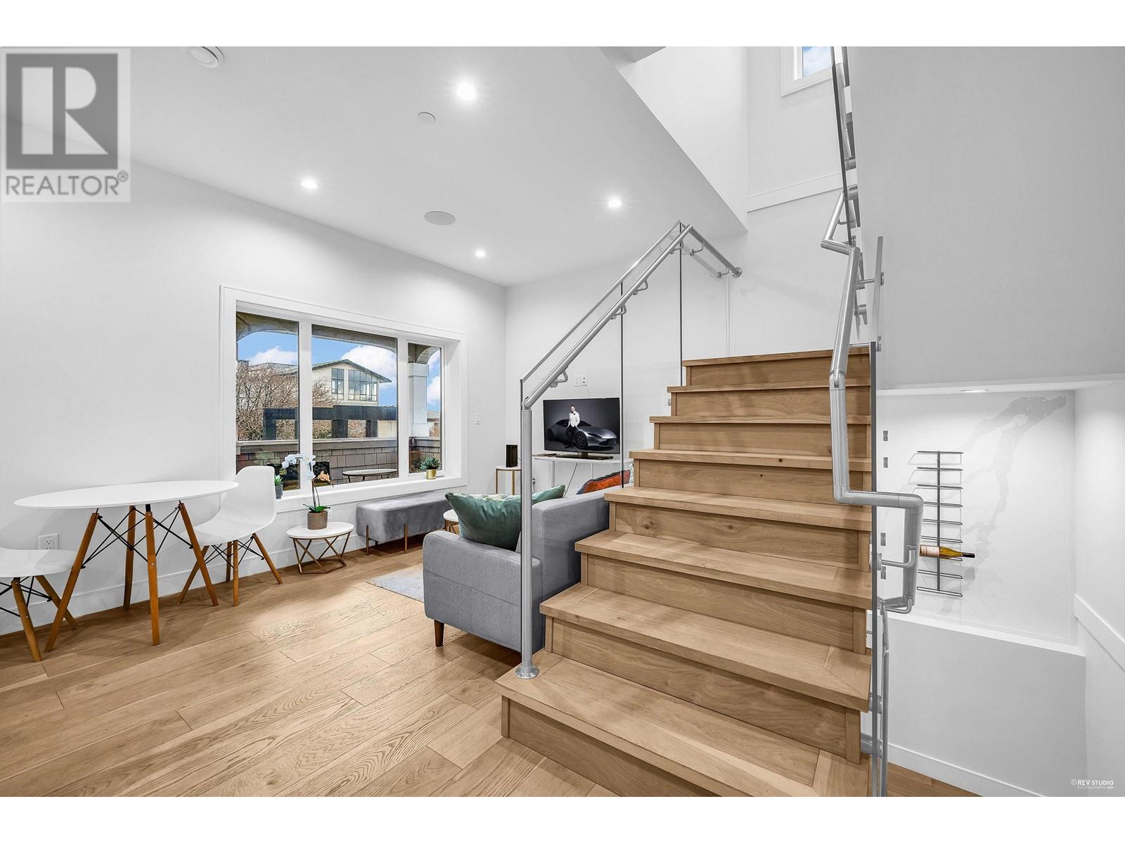 Photo 15 of 3433 Dundas Street, Vancouver BC