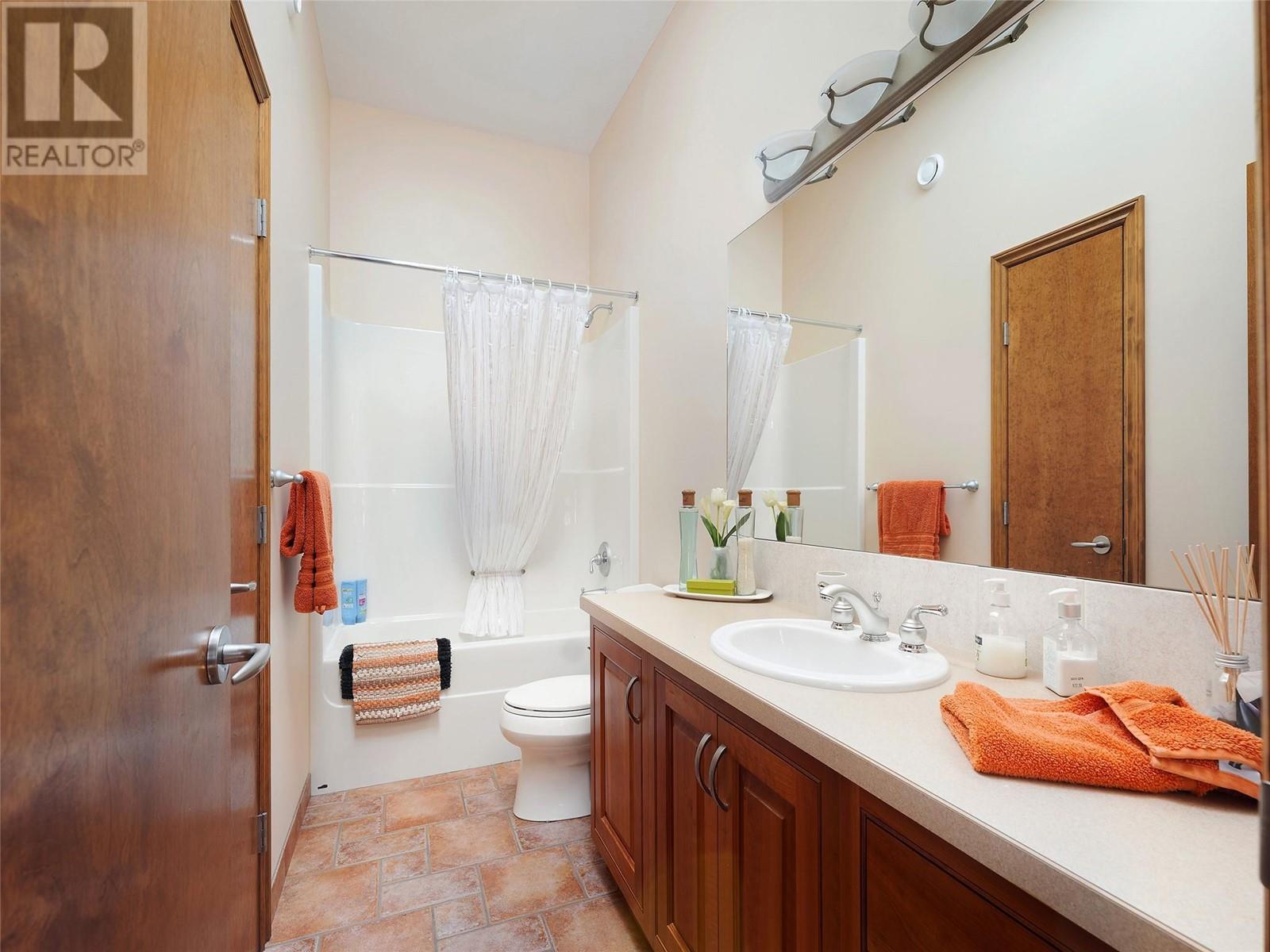 9 9900 Eastside Road, Vernon