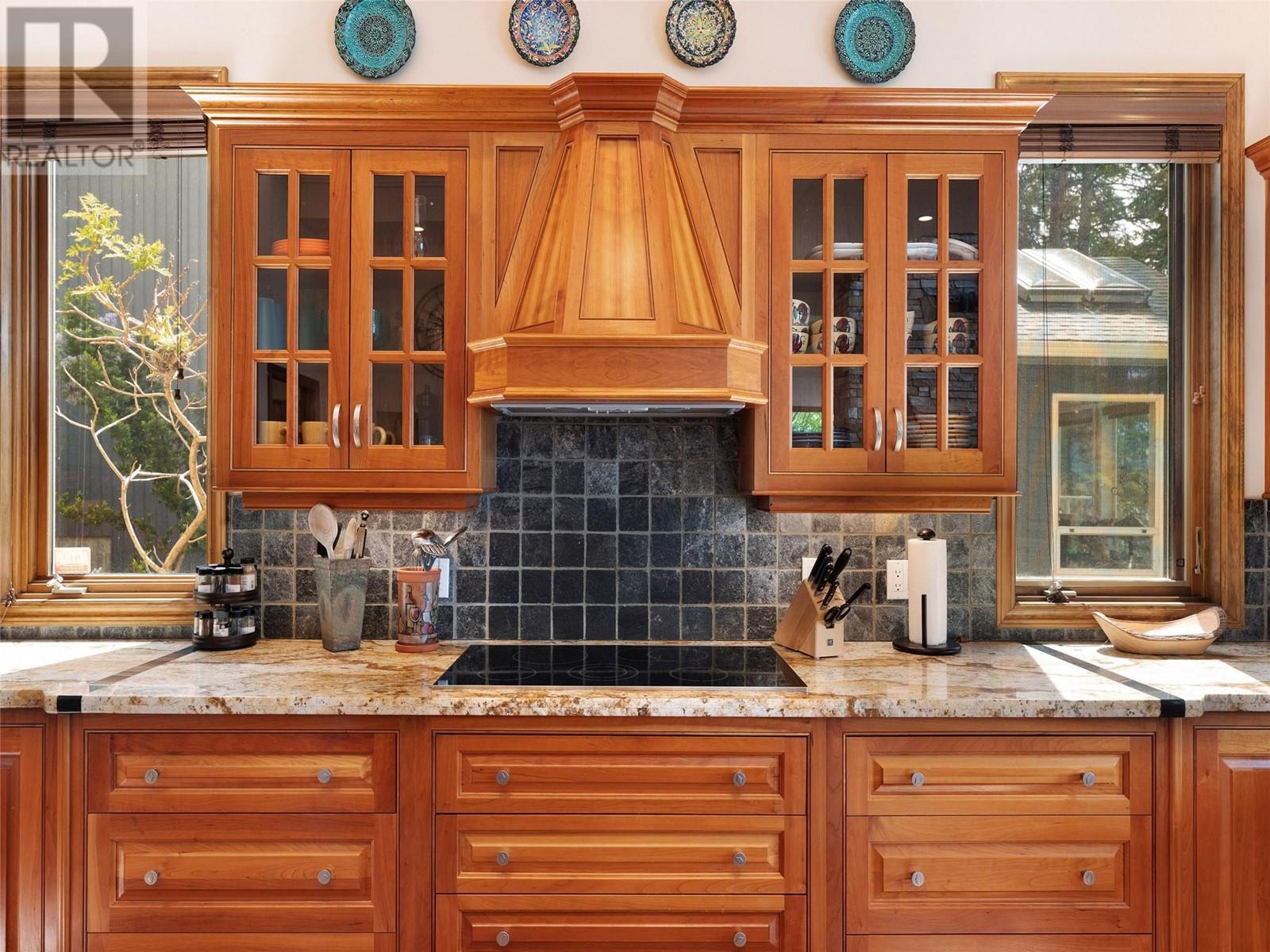 9 9900 Eastside Road, Vernon