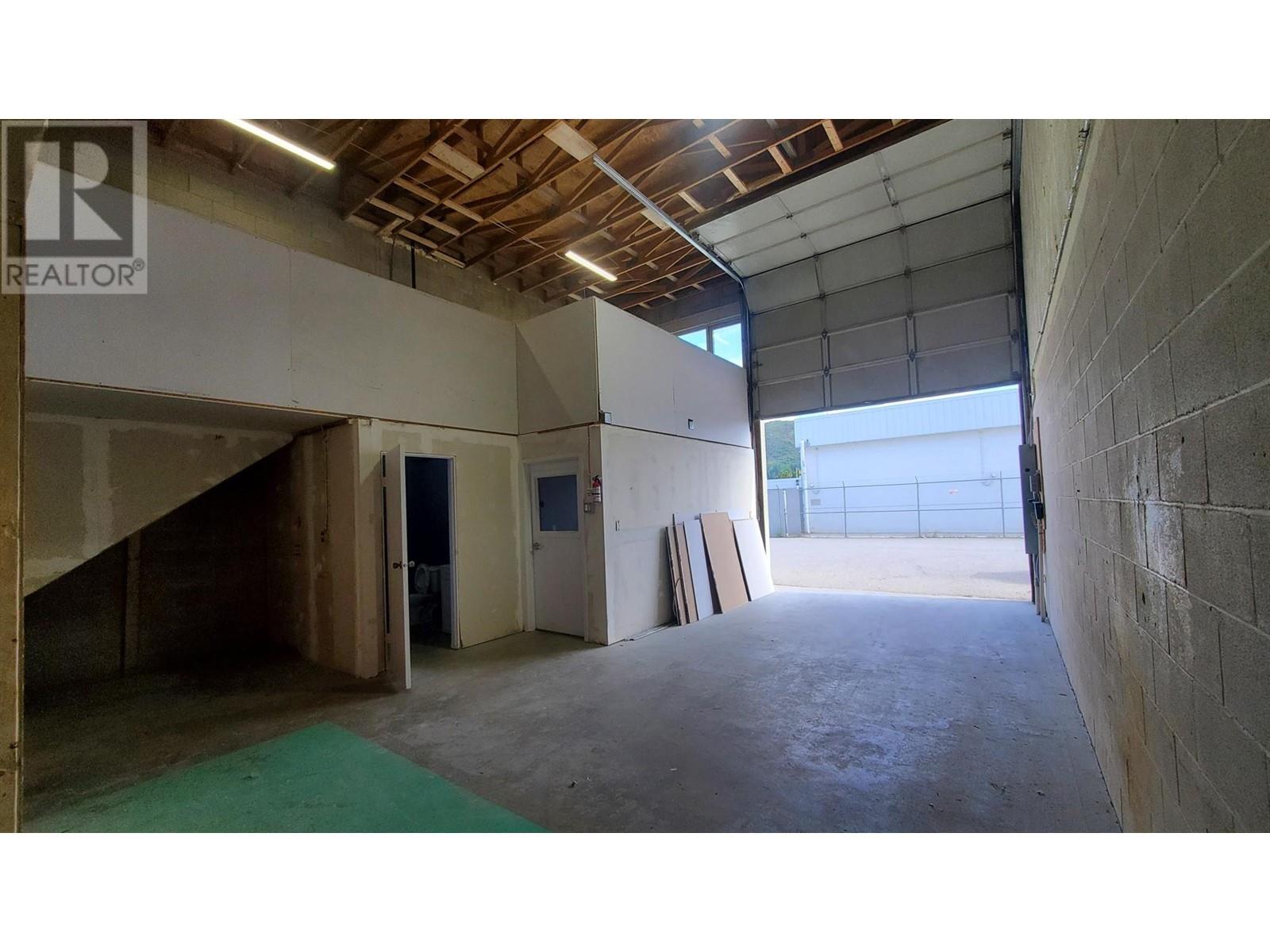  2322 Dominion Road, West Kelowna