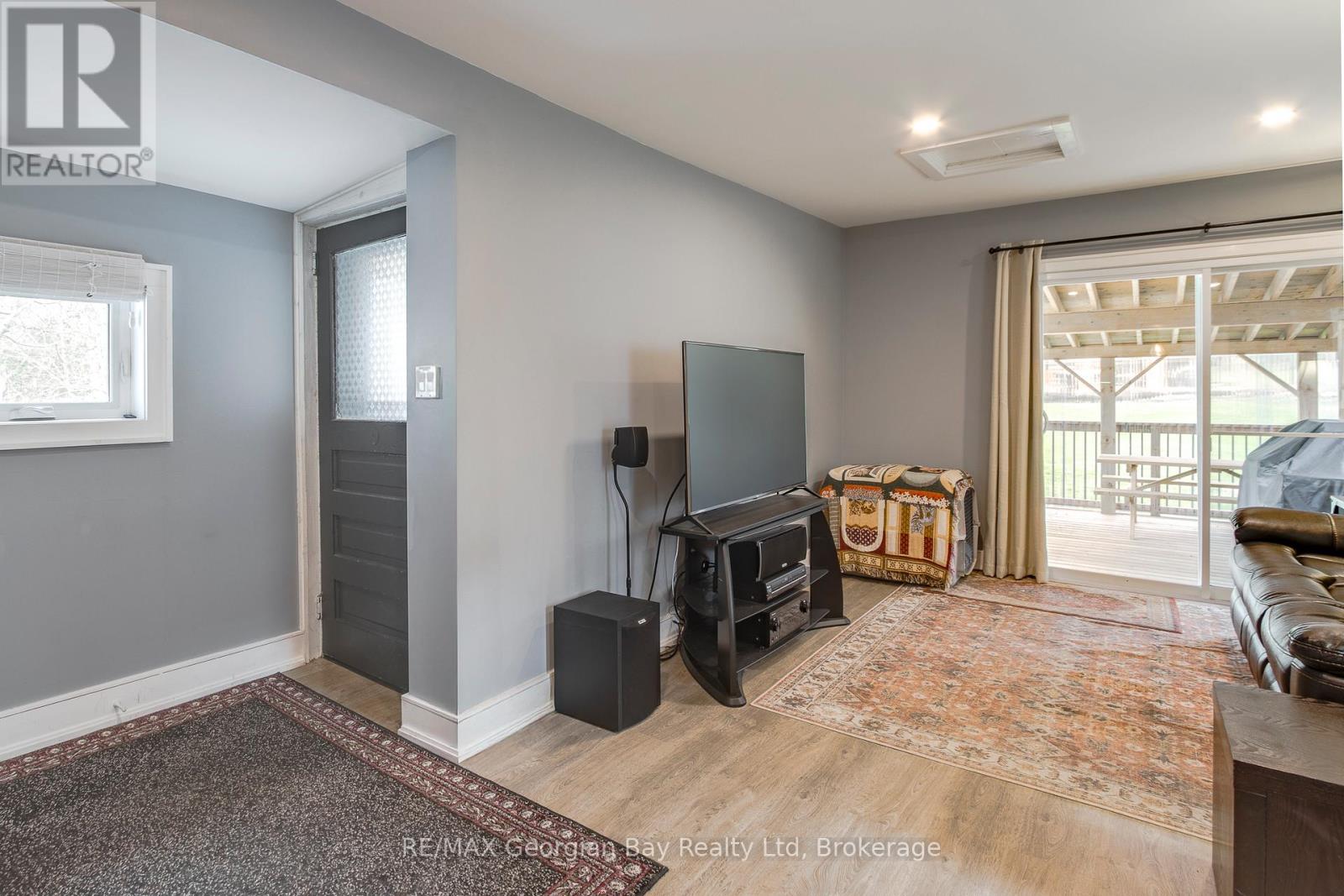 Photo 8 of 641 Bay Street, Midland ON