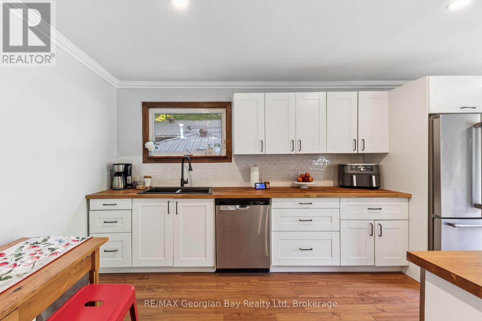 Photo 11 of 86 Mcarthur Drive, Penetanguishene ON