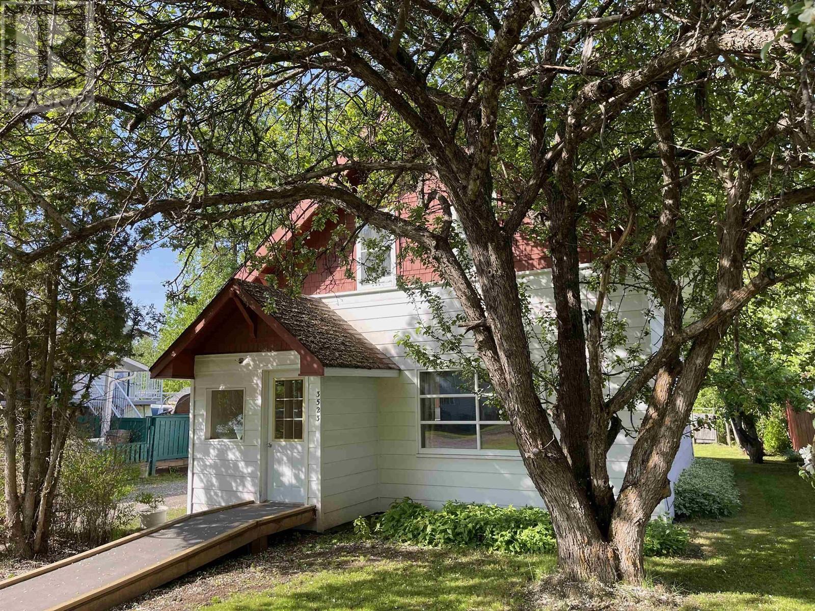 3523 2ND Avenue, Smithers