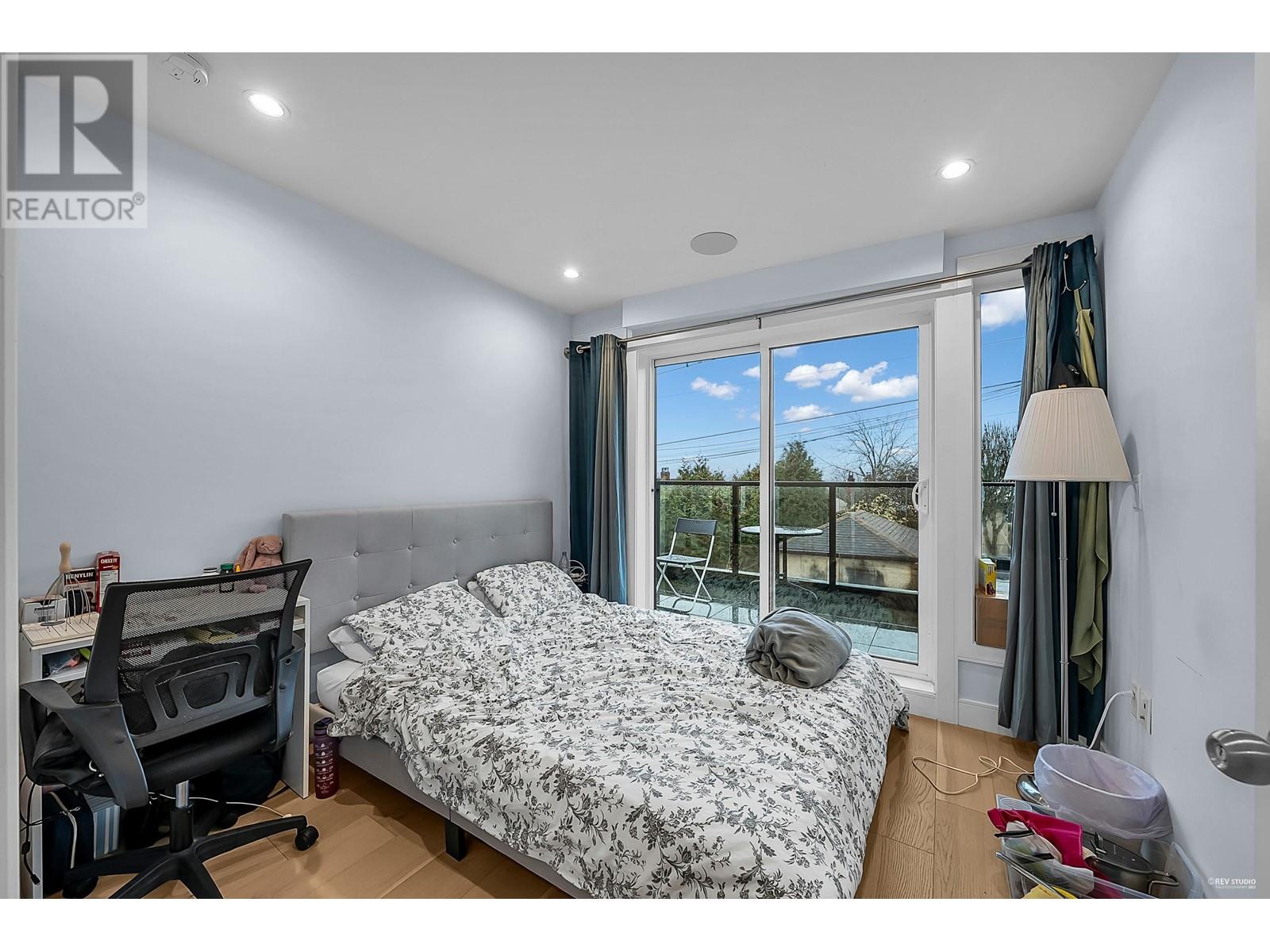 Photo 18 of 3429 Dundas Street, Vancouver BC
