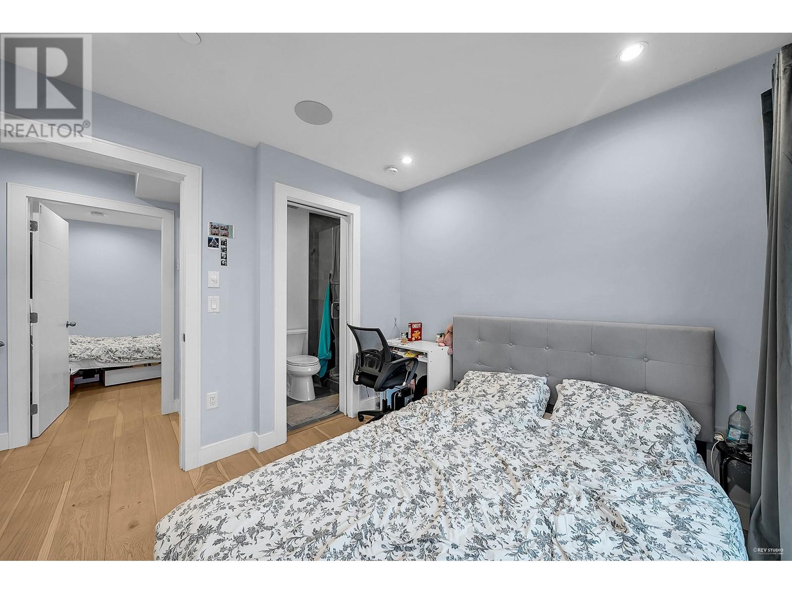 Photo 19 of 3429 Dundas Street, Vancouver BC