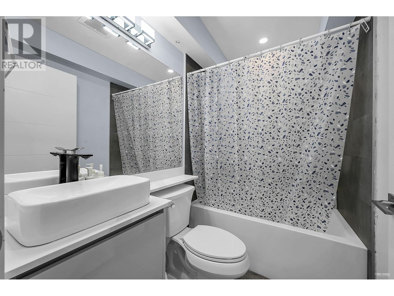 Photo 21 of 3429 Dundas Street, Vancouver BC