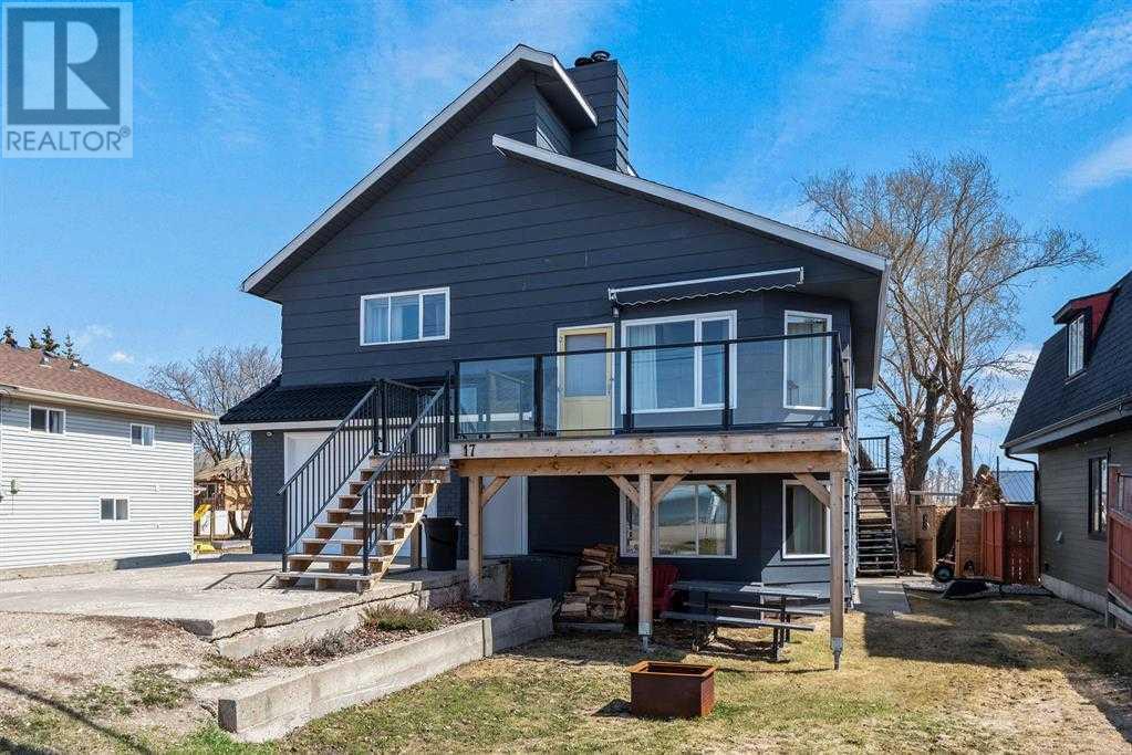 Photo 2 of 17 Jarvis Bay Drive, Sylvan Lake AB