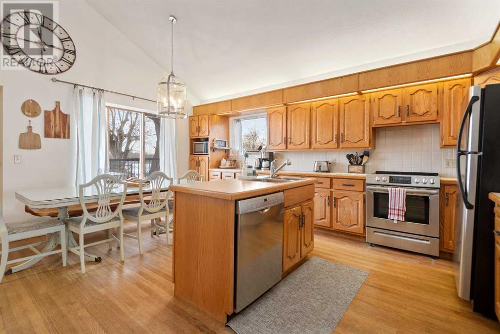 Photo 10 of 17 Jarvis Bay Drive, Sylvan Lake AB