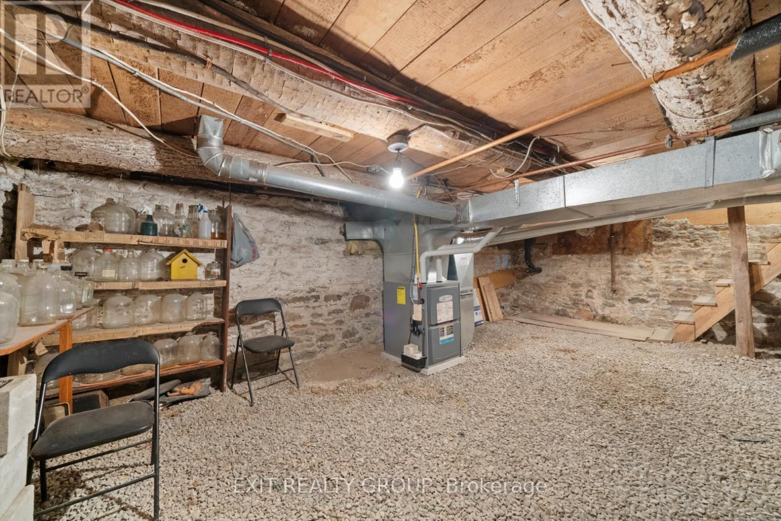 Photo 37 of 926 Grills Road, Quinte West ON