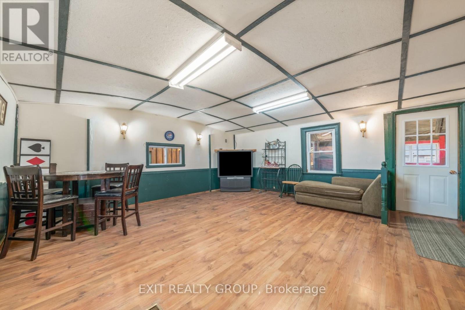 Photo 34 of 926 Grills Road, Quinte West ON