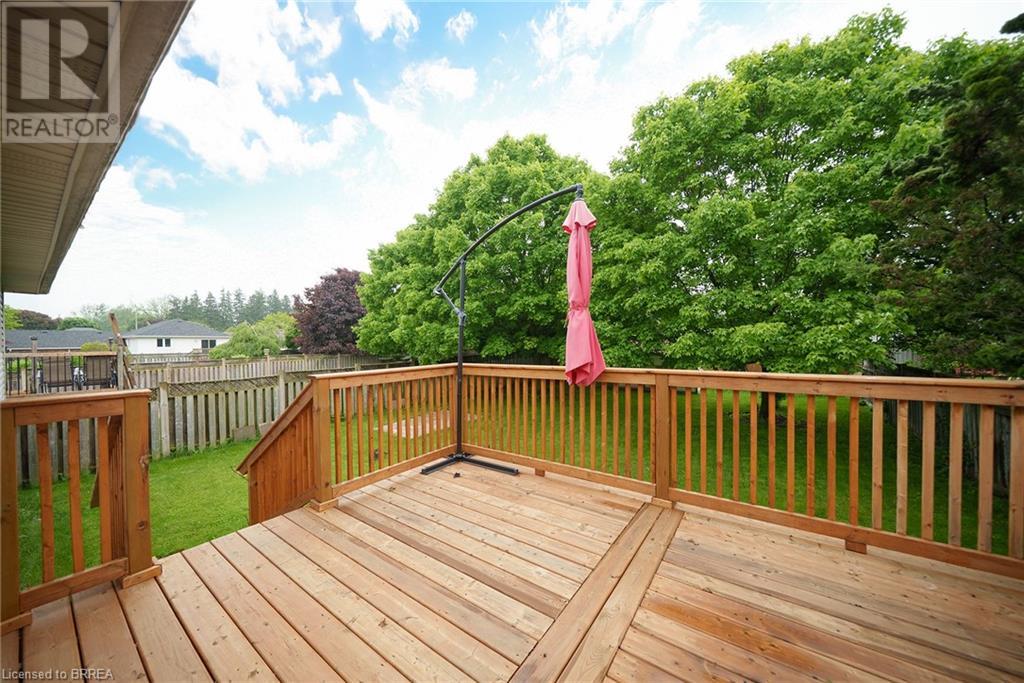 Photo 10 of 219 Balmoral Drive, Brantford ON