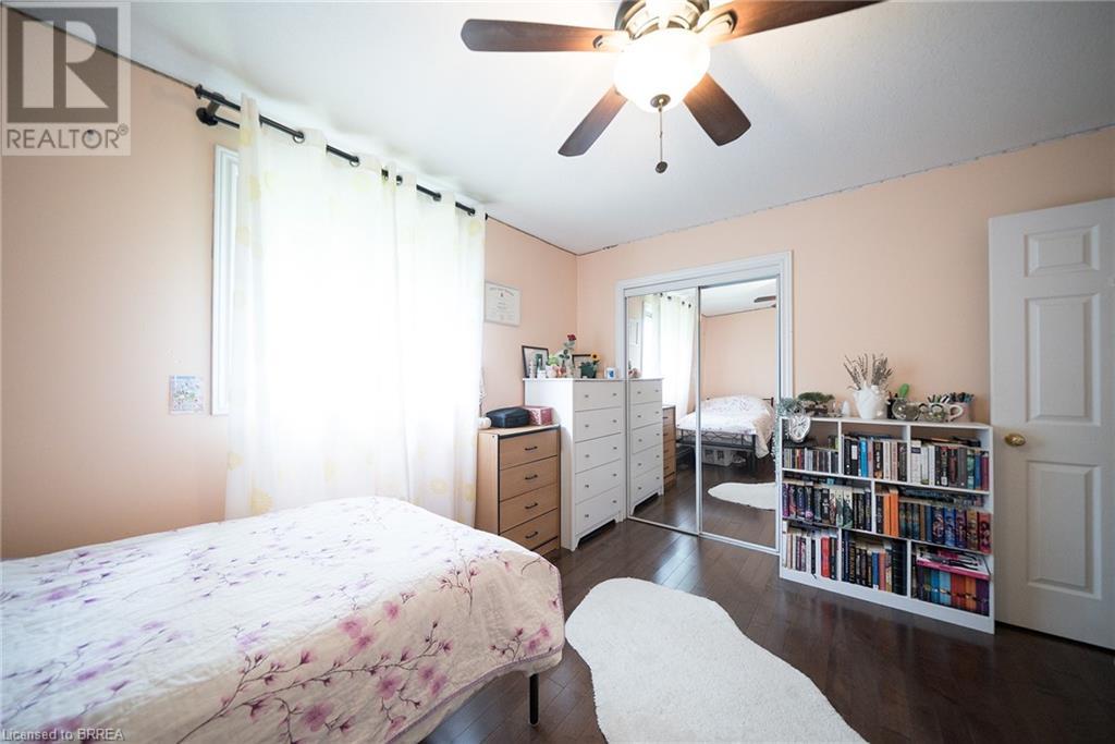 Photo 13 of 219 Balmoral Drive, Brantford ON