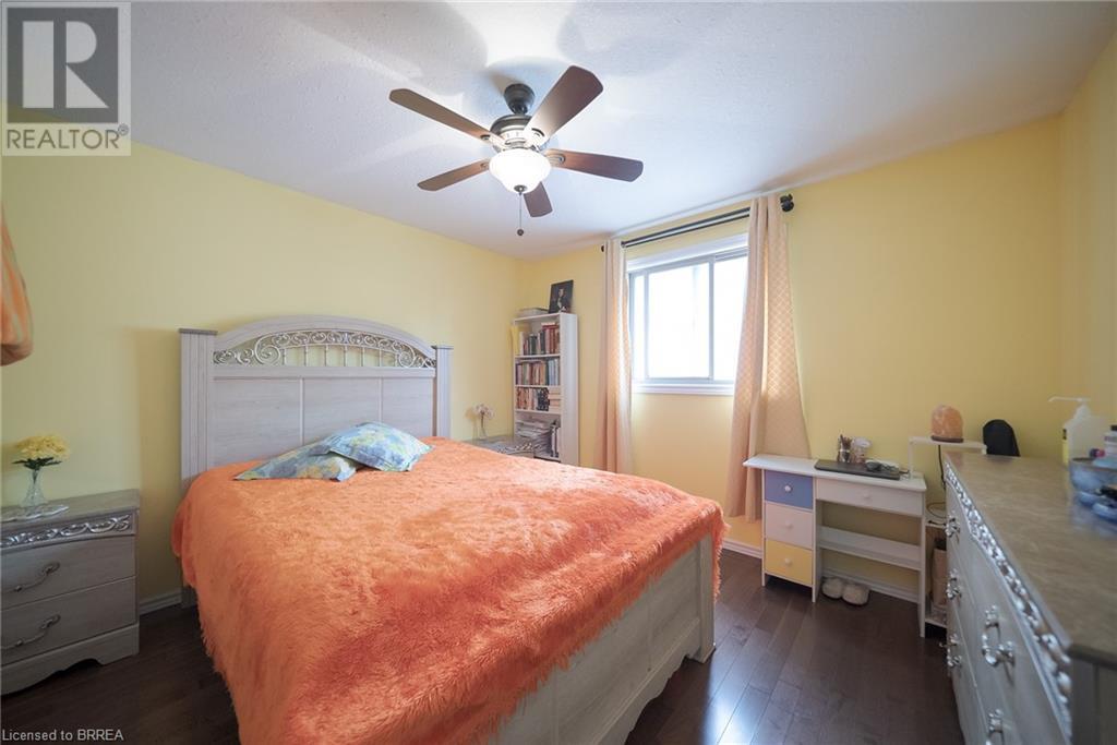Photo 14 of 219 Balmoral Drive, Brantford ON
