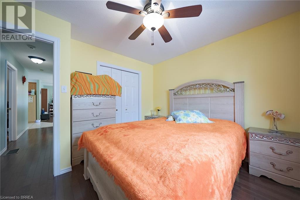 Photo 15 of 219 Balmoral Drive, Brantford ON