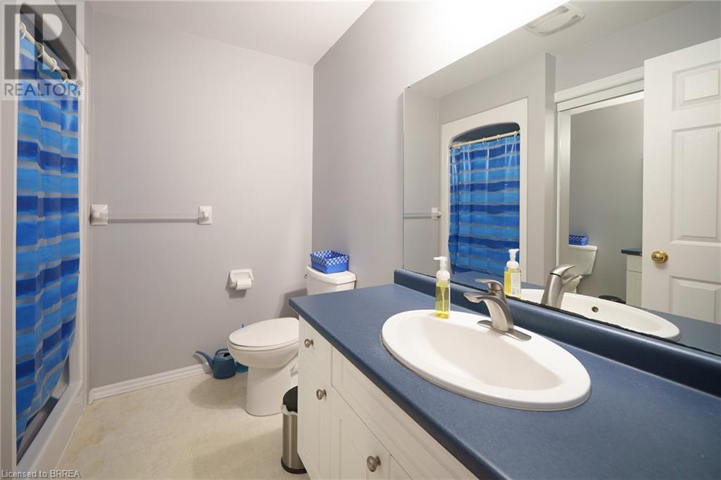 Photo 19 of 219 Balmoral Drive, Brantford ON