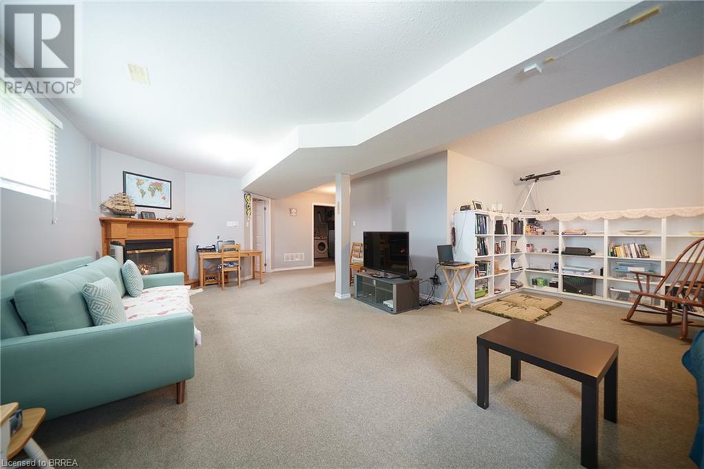 Photo 21 of 219 Balmoral Drive, Brantford ON