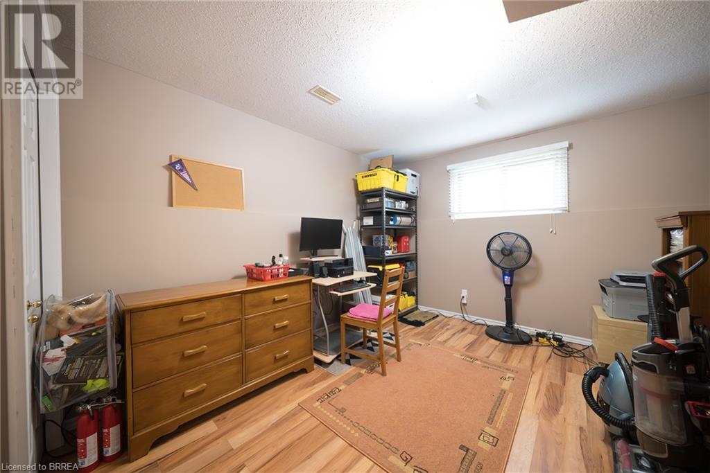 Photo 22 of 219 Balmoral Drive, Brantford ON