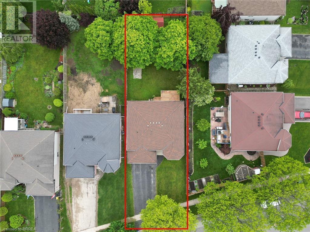 Photo 23 of 219 Balmoral Drive, Brantford ON