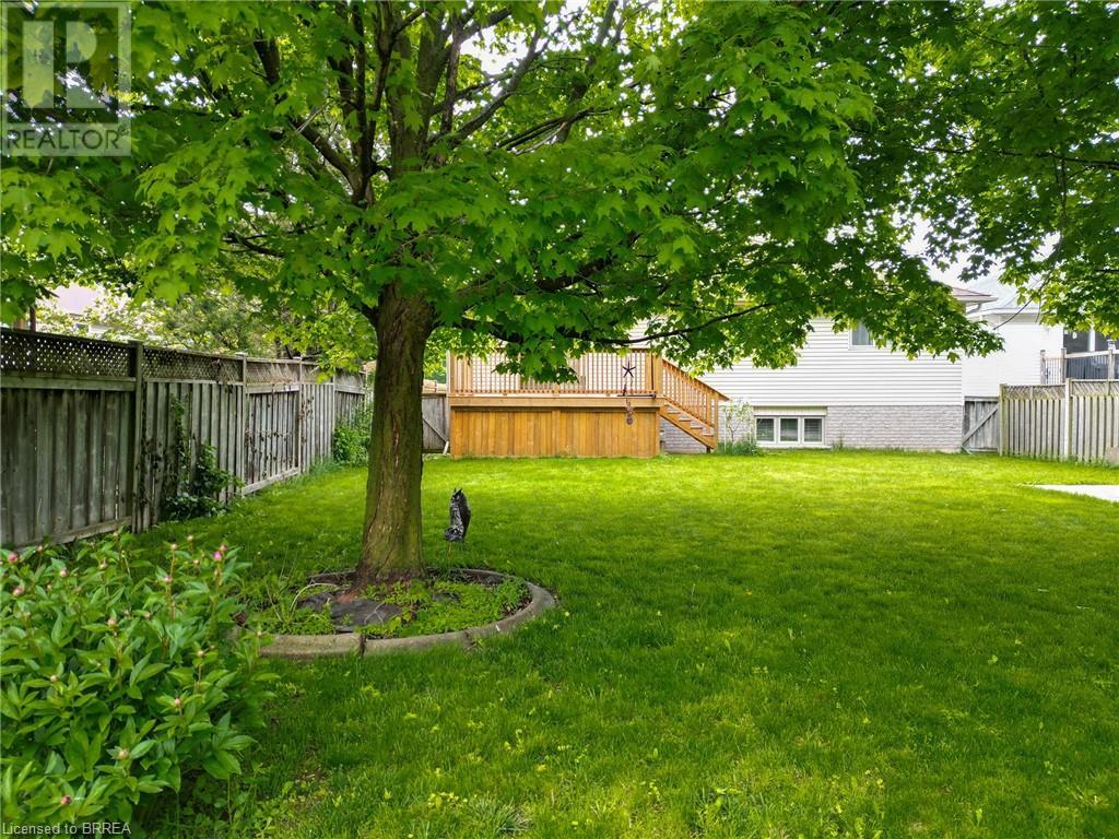 Photo 25 of 219 Balmoral Drive, Brantford ON