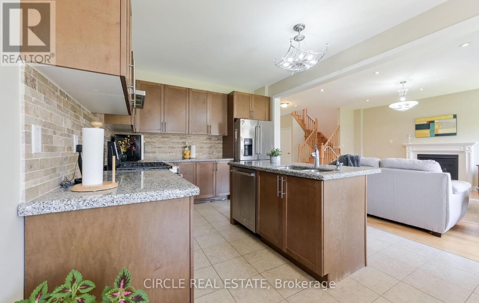 Photo 21 of 166 Sharpe Crescent, New Tecumseth ON