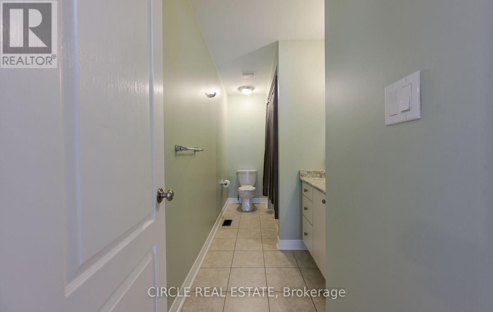 Photo 17 of 166 Sharpe Crescent, New Tecumseth ON