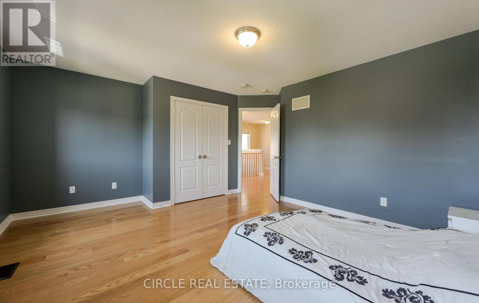 Photo 25 of 166 Sharpe Crescent, New Tecumseth ON