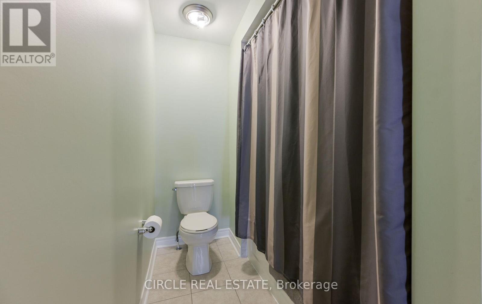 Photo 11 of 166 Sharpe Crescent, New Tecumseth ON