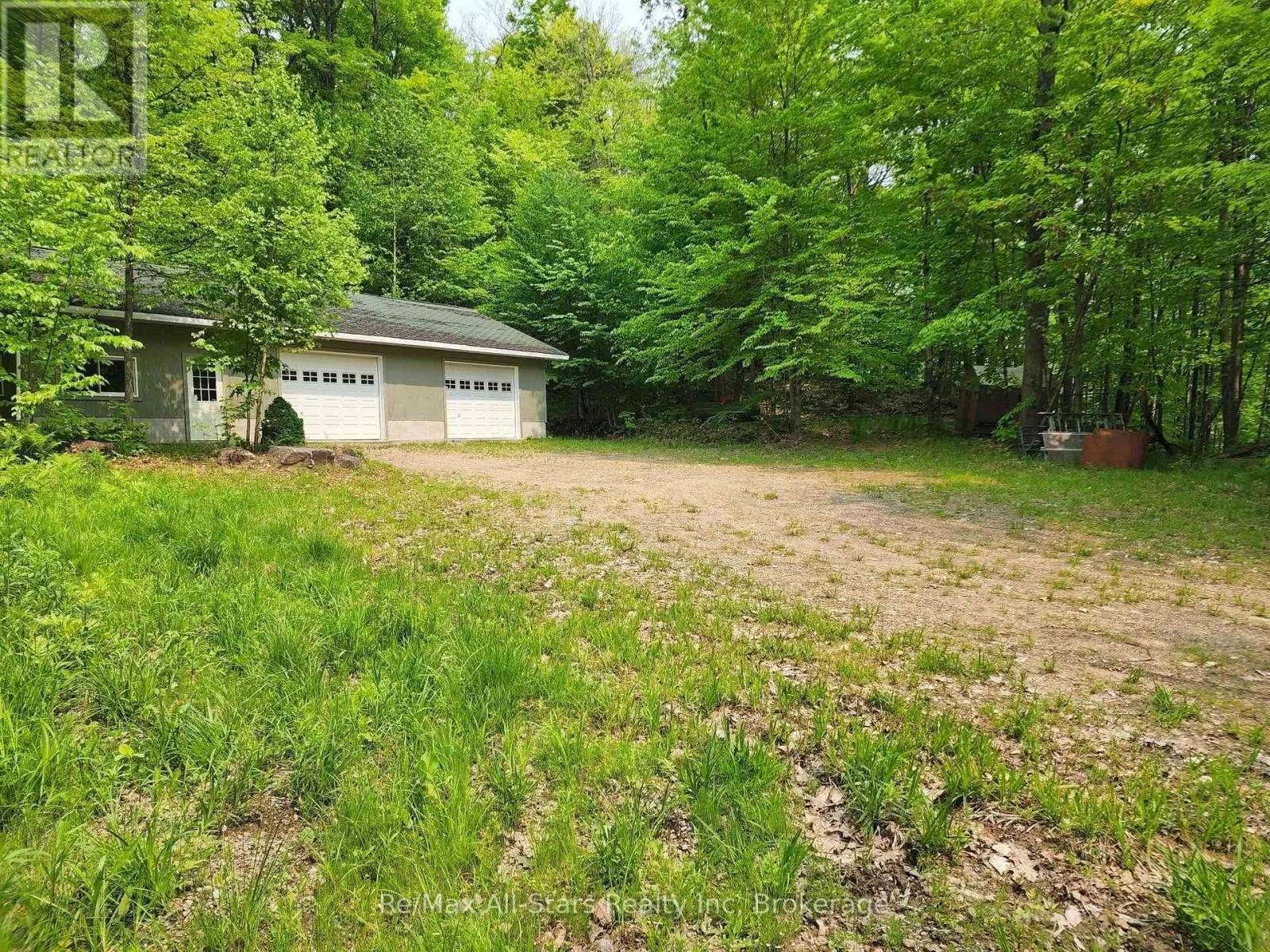 Photo 16 of 1028 Ronville Road, Lake Of Bays ON