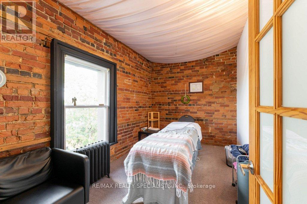 Photo 32 of 287 Queen Street S, Mississauga ON