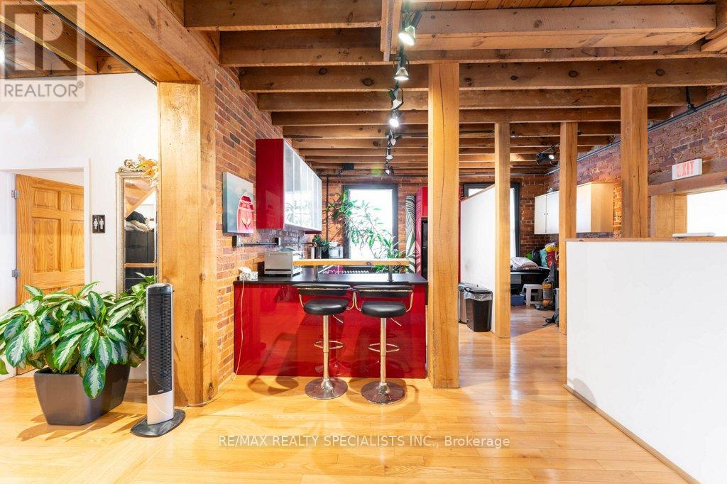 Photo 42 of 287 Queen Street S, Mississauga ON