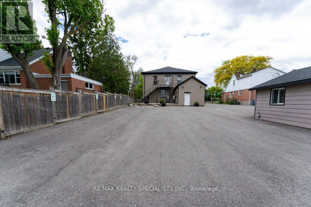 Photo 37 of 287 Queen Street S, Mississauga ON