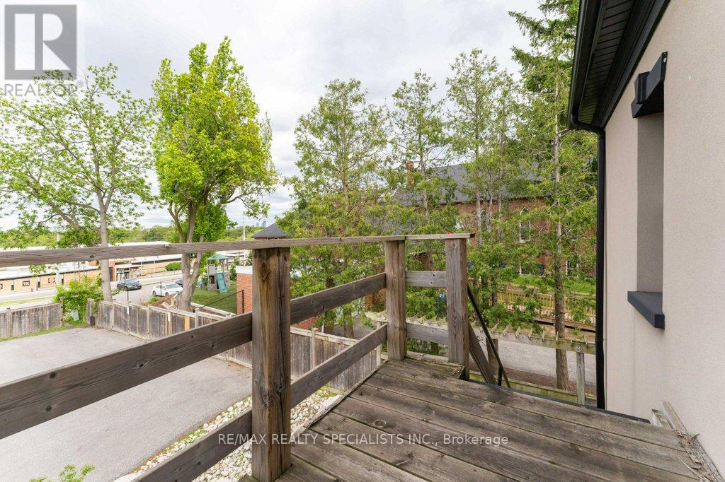 Photo 19 of 287 Queen Street S, Mississauga ON