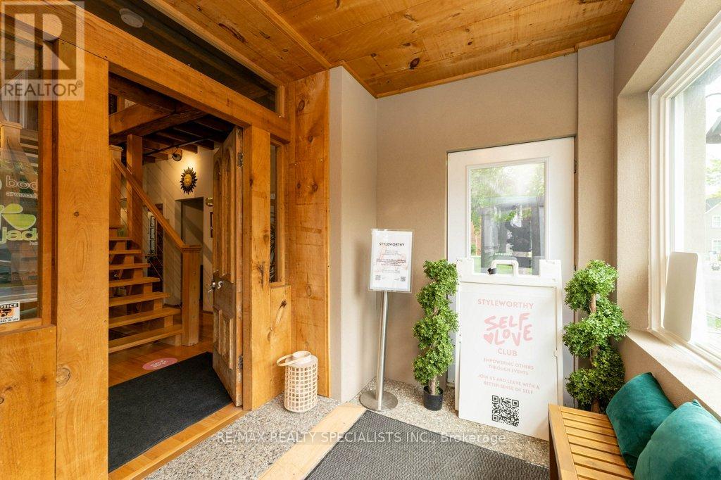 Photo 7 of 287 Queen Street S, Mississauga ON
