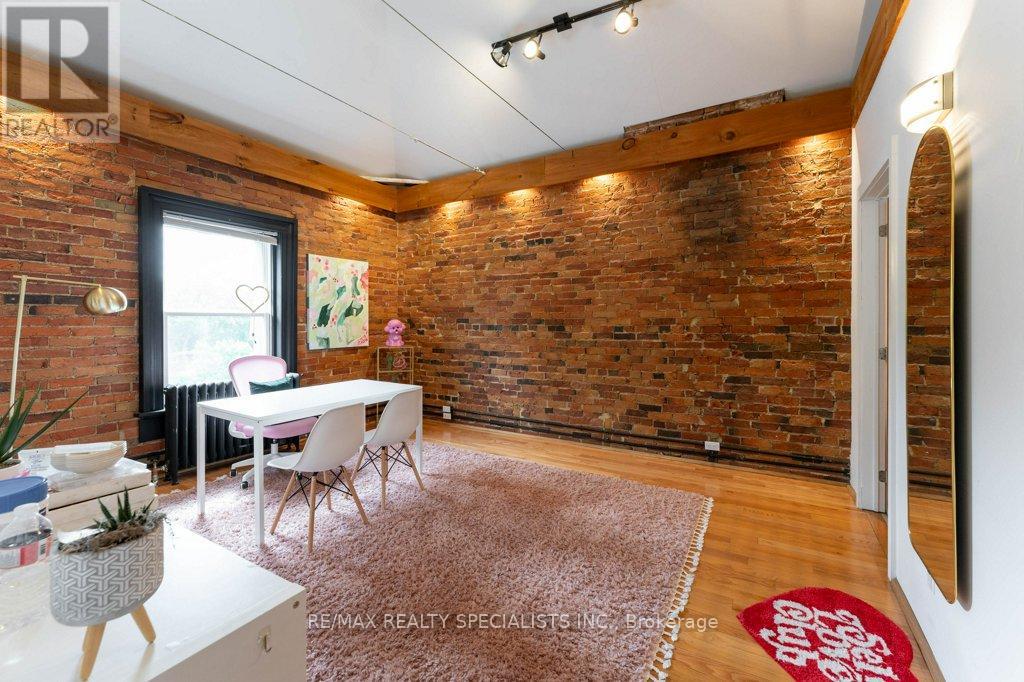 Photo 13 of 287 Queen Street S, Mississauga ON