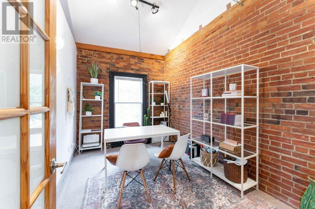 Photo 16 of 287 Queen Street S, Mississauga ON