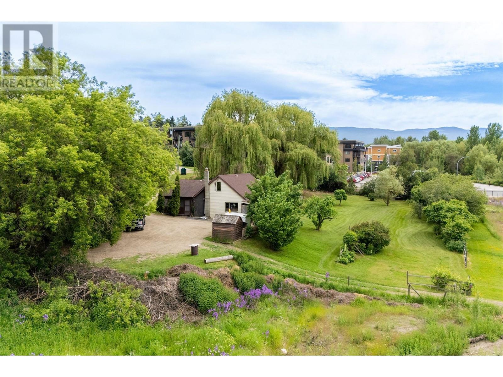 5902 Pleasant Valley Road, Vernon