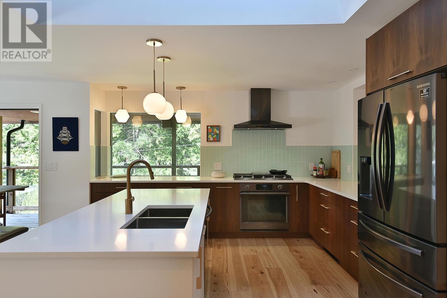 13248 PORTERS ROAD, Madeira Park