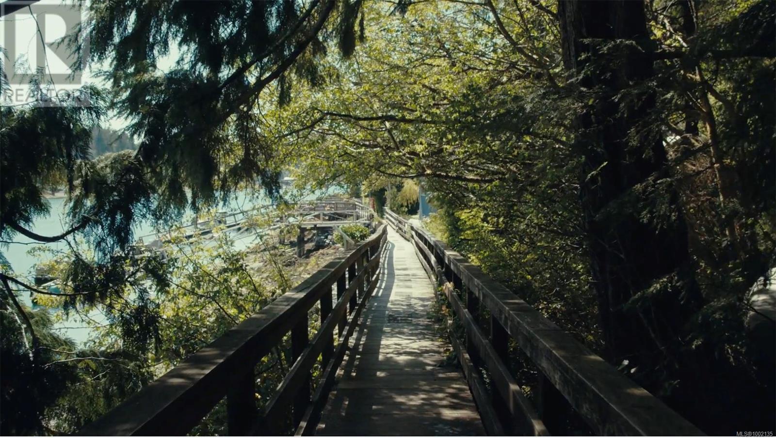 6 167 Regent Street, Bamfield