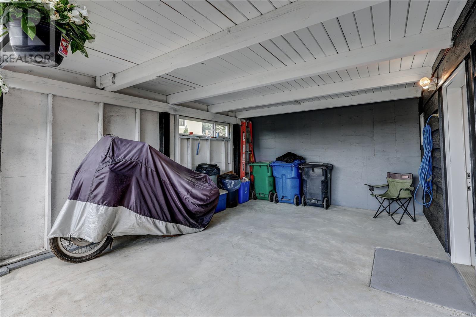 Photo 33 of 985 Malaspina Cres, Nanaimo BC
