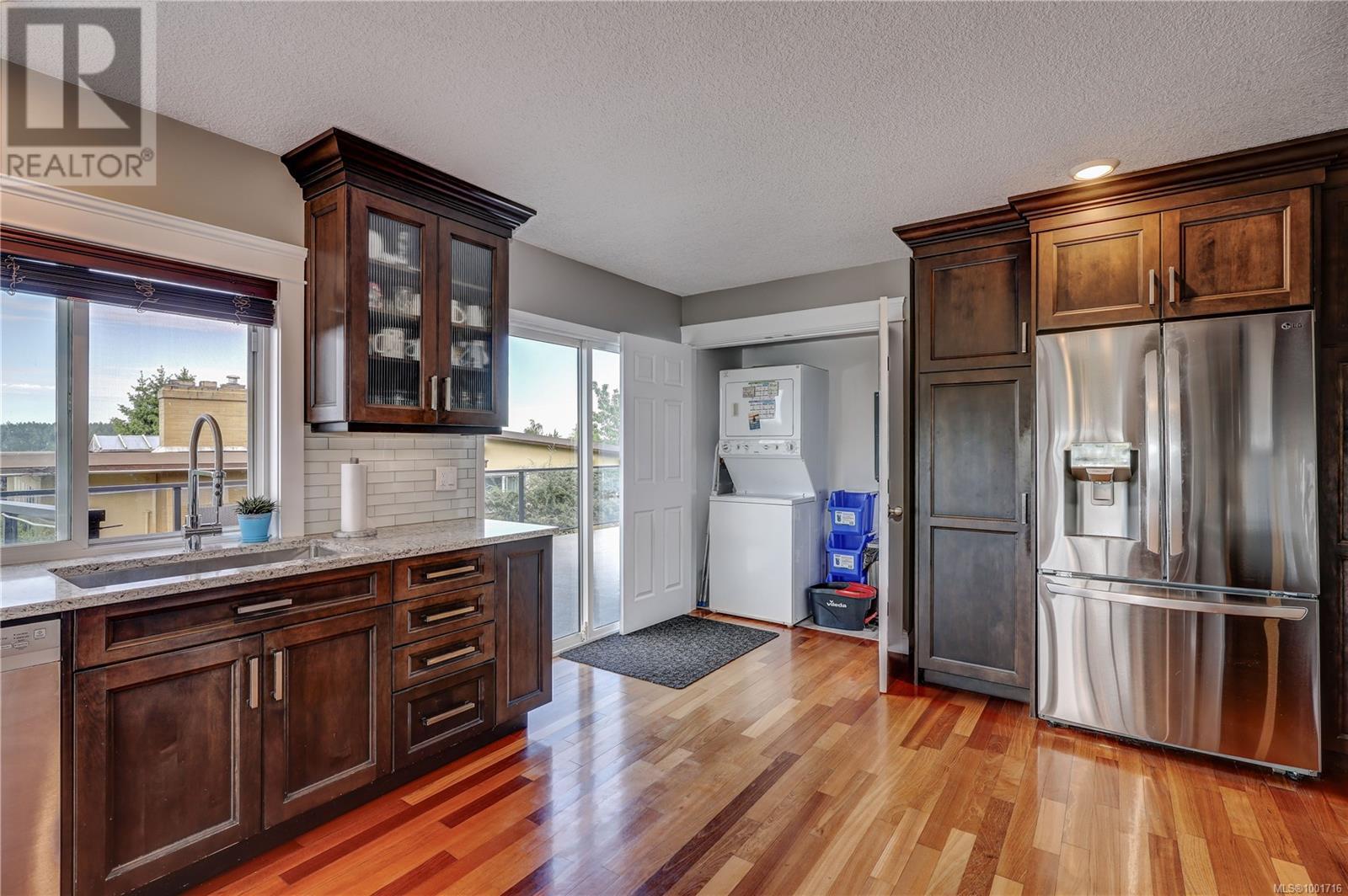 Photo 14 of 985 Malaspina Cres, Nanaimo BC